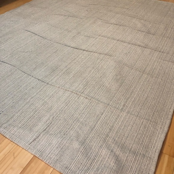 Large floor Rug - Picture 3 of 5